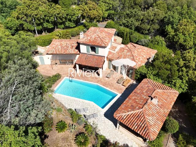 LA CROIX VALMER VILLA AVEC PISCINE À 900 MÈTRES DE LA PLAG