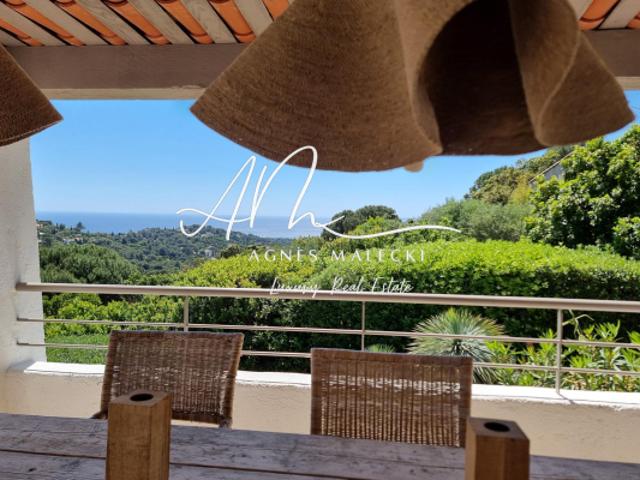 LA CROIX VALMER VILLA HAUT DE GAMME ENTIEREMENT RENOVEE VUE