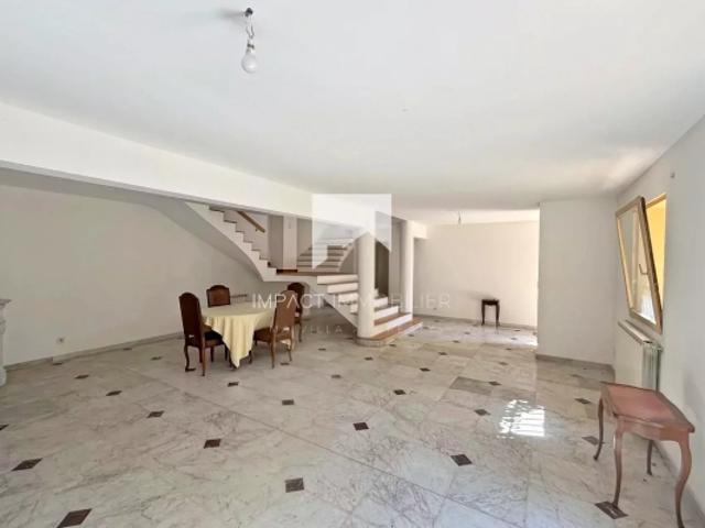La Crau 83260 – Authentique bastide du XIXe siècle au cœur du village – Vente à terme possible
