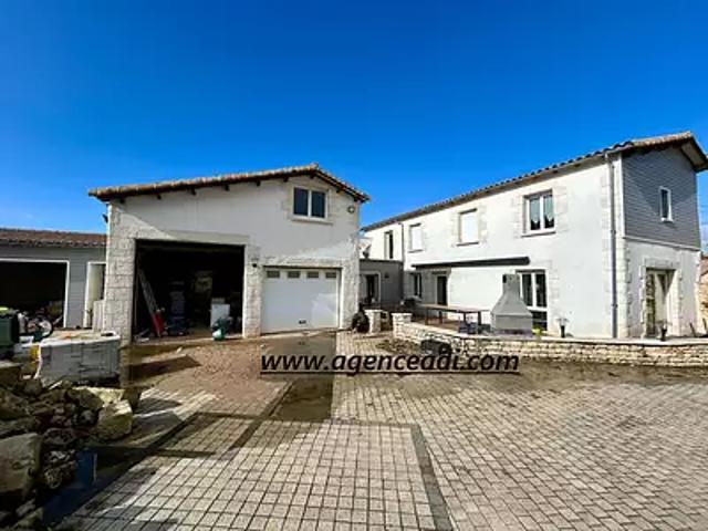 La Crèche 79260 Achat / Vente maison 7 pièces t7 au dernier étage