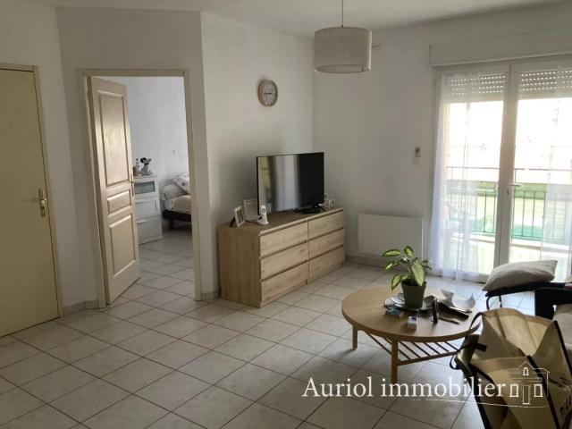 LA DESTROUSSE Appartement T2 LOUE avec terrasse résidence sénior
