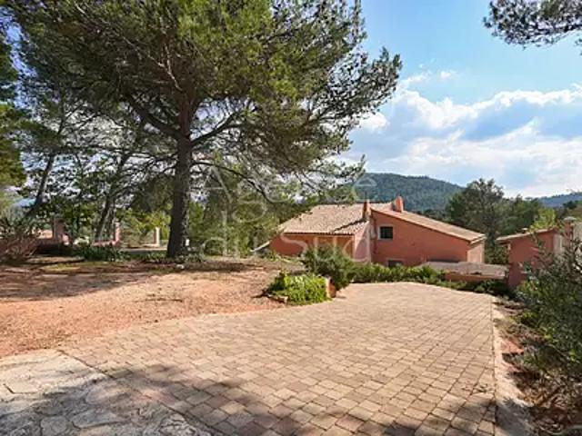 La Destrousse 13112 Achat / Vente maison 5 pièces t5 au dernier étage