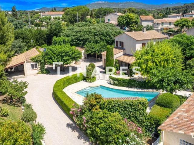 LA FAMILIALE Villa T5 de 125m² + Appartement de 46m² + Garage de 19m² Piscine Parcelle 1500m² 13013 Château Gombert