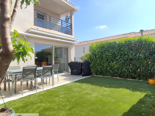 LA FARLEDE VILLA RECENTE T4 D'ENVIRON 86M2 AVEC GARAGE ET JARDIN