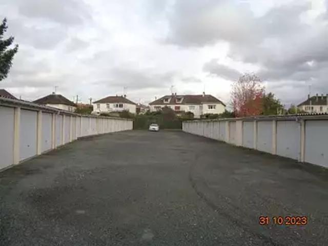 La Ferté Bernard 72400 Location parking au dernier étage