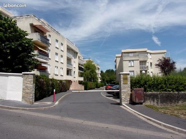 La Ferté sous Jouarre, dans résidence, proximié centre ville et toutes commodités à pied: gare, commerces, appartémen ype F3 en bon état avec
