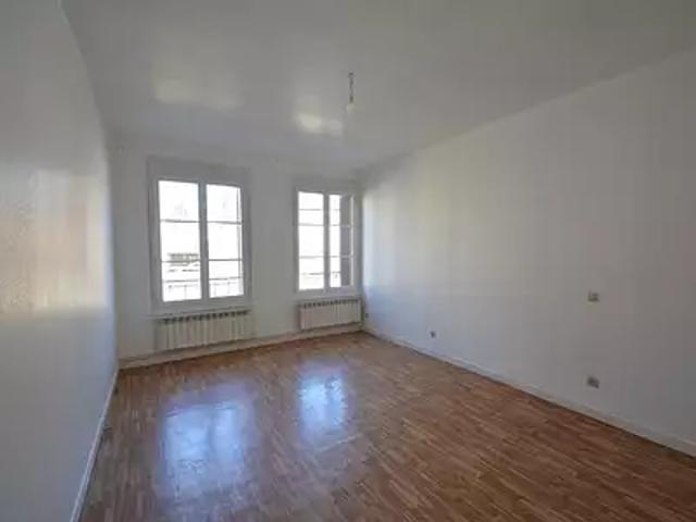 La Fère 02800 Achat / Vente divers 11 pièces