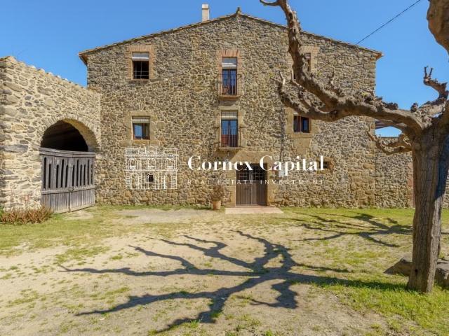 La Finca Dispone De Licencia De Alquiler Turístico En las af. 697m² Rupiá
