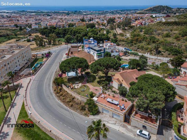 La finca más exclusiva de Motril: piscina, vistas al mar y suelo urbanizable