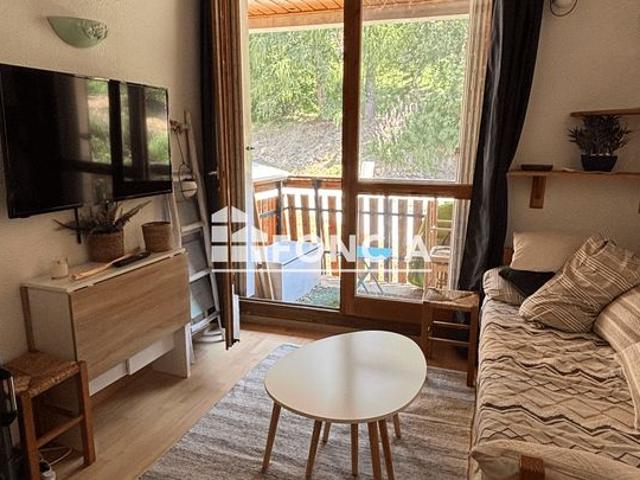 La foux, coquet t2 en duplex, offrant une vraie chambre en etage, 4 couchages, terrasse et casier a ski, proche centre acces pistes en navette