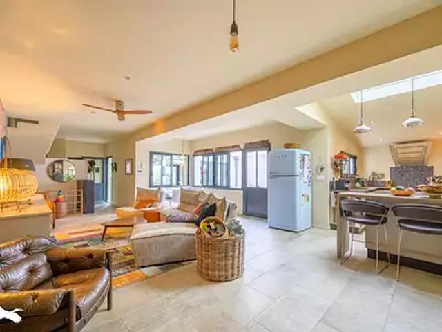 La Flotte 17630 Achat / Vente maison 6 pièces t6 au dernier étage