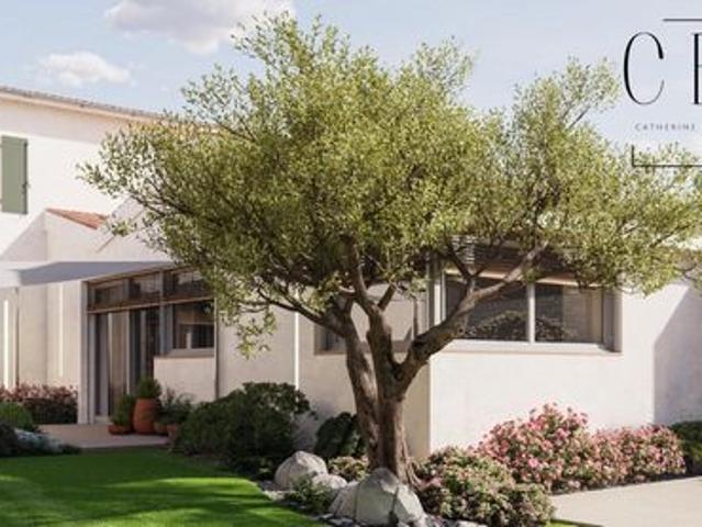 La Flotte Ensemble immobilier de 396m2 avec piscine, dépendances et garage