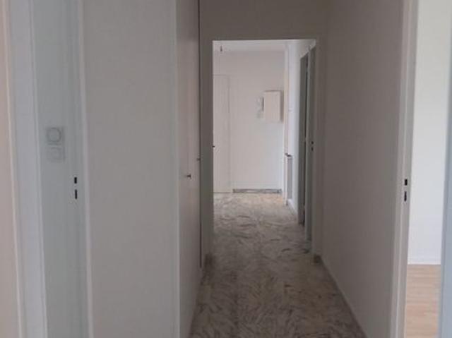 LA GARDE: dans résidence fermée, arborée, bel appartement de type 5 117m2 avec balcon de 19m2 situé au 1er étage avec ascenseur avec terrasse et