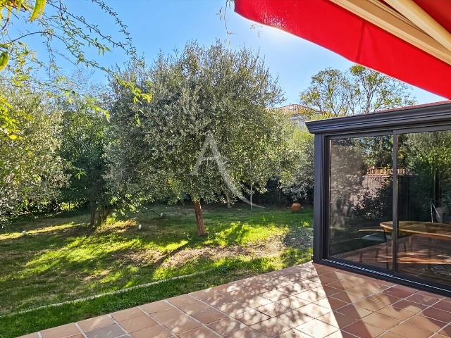 LA GARDE, maison 6 pièces de 205,75 m² utiles