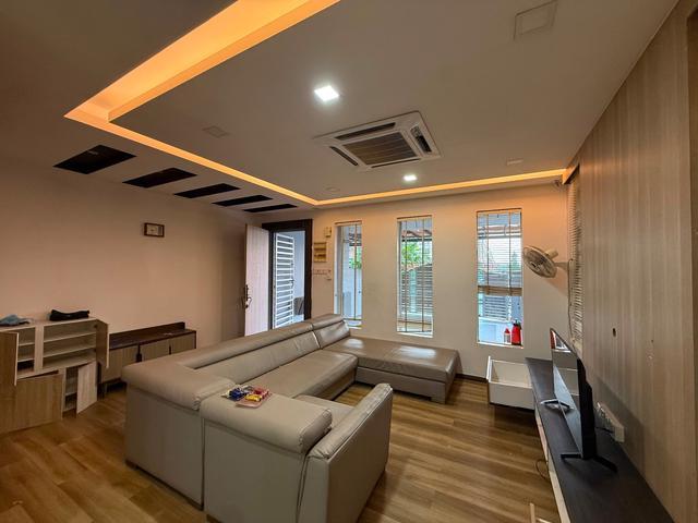 La garden jalan jaya putra 5 double storey corner house fully furnishe