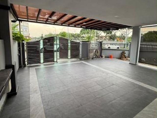 La garden Jp perdana 2 story corner house for rent