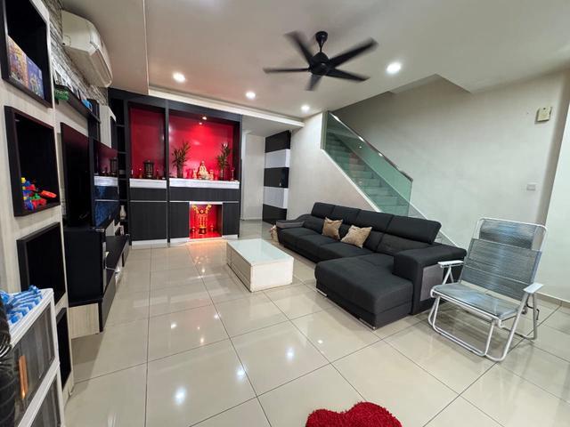 LA Garden Pulai Jaya Double Storey Terrace House Fully Renovated