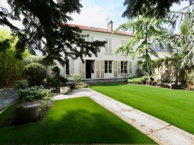 LA GARENNE COLOMBES MAISON FAMILIALE AVEC JARDIN