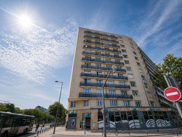 LA GARENNE COLOMBES Appartement 3 pièces meublé 58,72 m2 7ᵉ étage avec ascenseur, balcon et cave