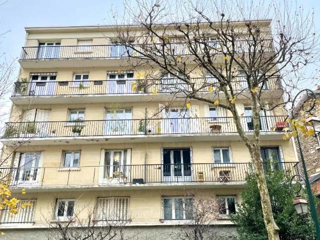 La Garenne Colombes = Les Vallées = Box de 20 m2