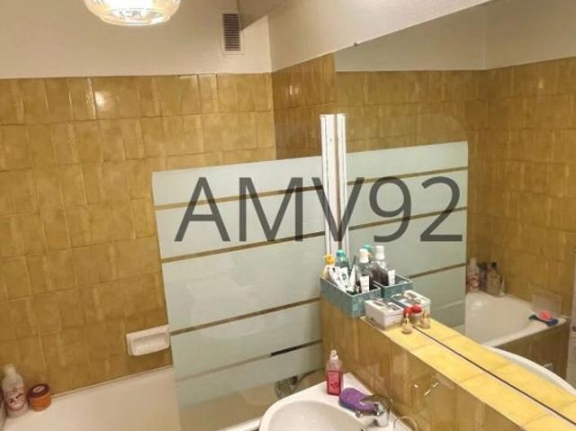 La Garenne Colombes = Les Vallées = Studio de 30m² avec balcon