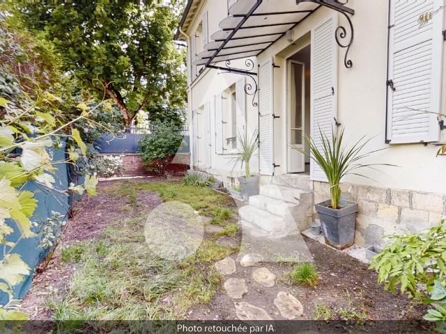 La Garenne Colombes une maison au calme d'un jardin privé