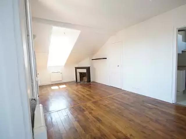 La Garenne Colombes 92250 Location appartement 2 pièces t2 au dernier étage cave