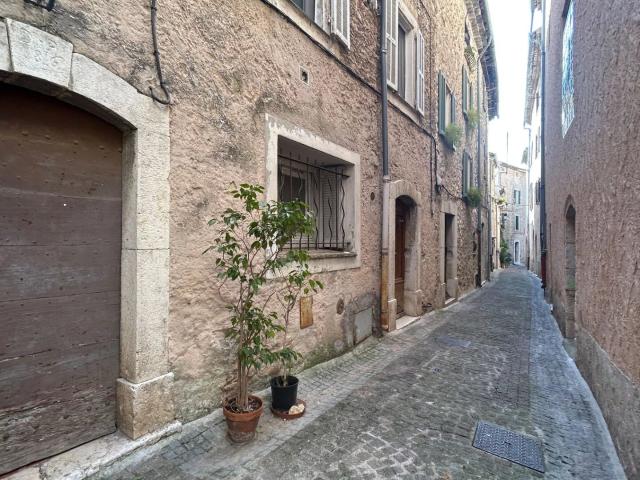 La Gaude village Appartement 3 pièces 55.74 m2 avec cave