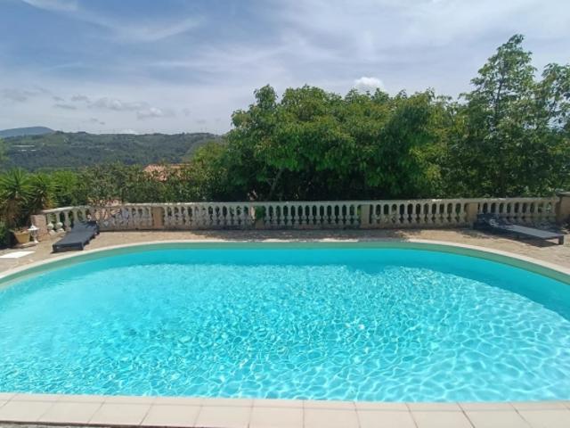 LA GAUDE Maison individuelle 5 pièces de 104,5 m² + dépendance de 70m² piscine terrain 3003m² garages caves