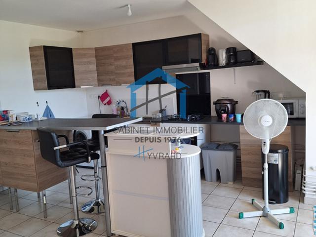 LA GRAND CROIX Rue Louis Pasteur Loue F3 + bureau.