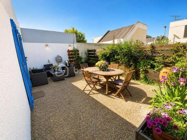 LA GRANDE MOTTE – CADRE PRIVILÉGIÉ – QUARTIER POINT ZERO VILLA AVEC 2 EXTÉRIEURS, PARKING PRIVATIF & PISCINE