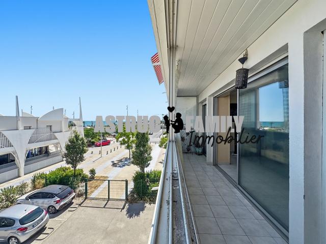 LA GRANDE MOTTE CENTRE VILLE VUE MER APPARTEMENT 3 PIECES + LOGGIA