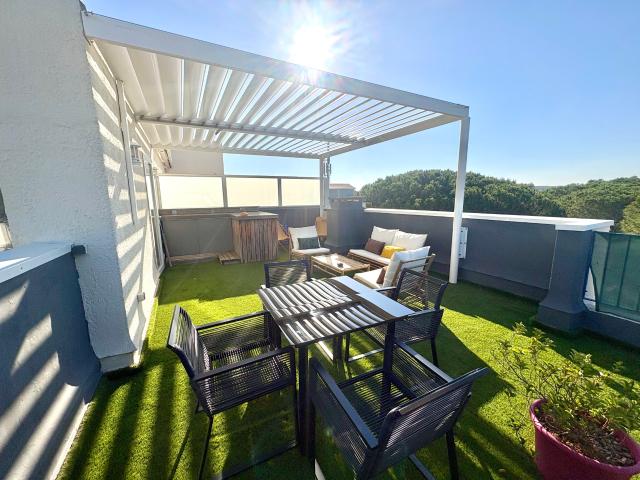 La Grande Motte Appartement de standing entièrement rénové avec rooftop Disponible de septembre à juin