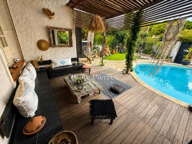 LA GRANDE MOTTE Maison T7 de 182m2 avec 4 chambres et pisci