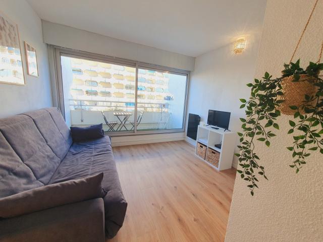 La Grande Motte Studio en 1ère ligne avec terrasse