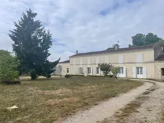 La Jarrie Audouin 17330 Achat / Vente maison 8 pièces t8 parking