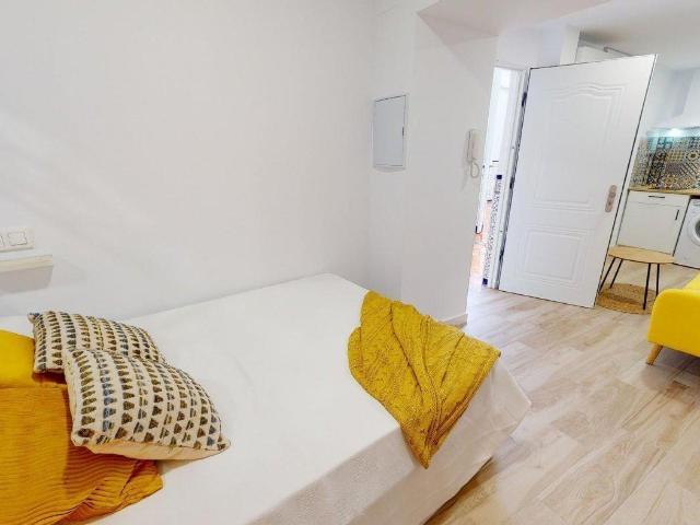 LA JOYA DEL CASCO HISTÓRICO DE CORDOBA. APARTAMENTO TOTALMENTE EQUIPADO JUNTO A OLLERIAS