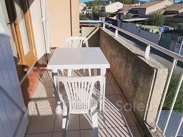 La Londe les Maures 83250 Achat / Vente appartement 2 pièces t2 au dernier étage terrasse