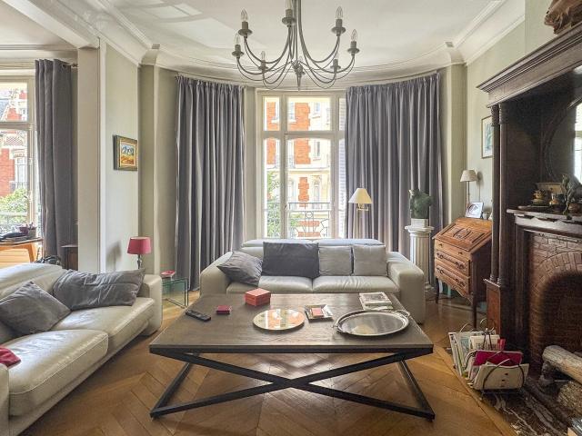 La Madeleine BOTANIQUE Appartement à vendre 6 pièces 173,56m² 4 chambres Cour cave