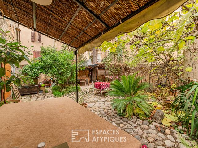 La maison de village et son joli jardin au pays des lavandes