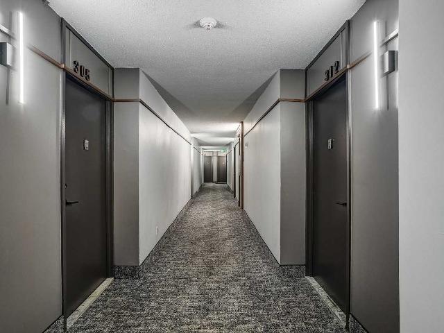 La Maison du Sommet 2 Bedroom Apartment for Rent at 4020 Boul Saint Jean, Dollard Des Ormeaux, QC H9G 2L6 Lakeroad