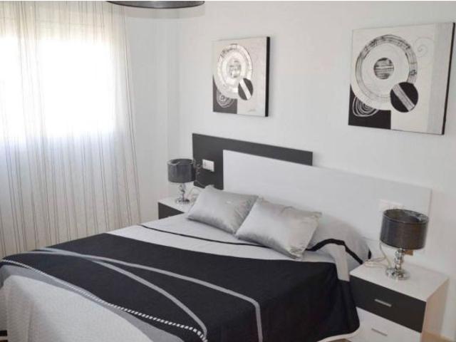 LA MARINA, CERCA PLAYA 2 HABS MAS GARAJE GRAN ESTADO 145.000 EUROS!