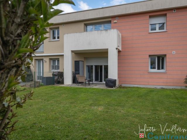 LA MOTTE SERVOLEX 73290: Appartement T2, jardin, cave et une place de parking privative