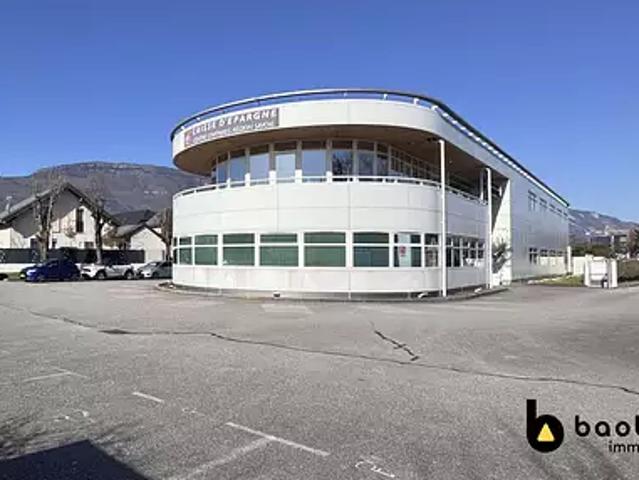 La Motte Servolex 73290 Location divers 8 pièces parking