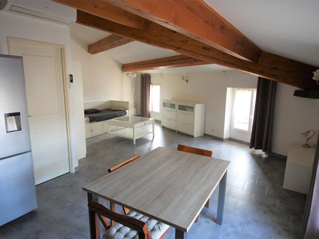 LA MOTTE STUDIO MEUBLE D'UNE SUPERFICIE DE 36M2