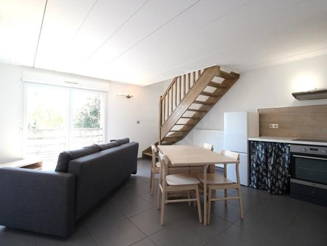 La Mulatière: Charmant T3 meublé en duplex