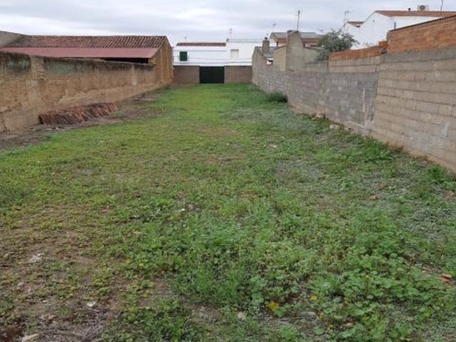 LA NAVA DE SANTIAGO, SOLAR EN VENTA CERCA DE COLEGIOS Y CENTRICO, MUY AMPLIO