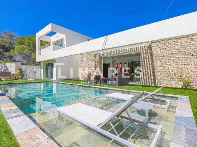 LA PERLE RARE Villa T4 280m2 accès privatif plage + Piscine + Garage + Terrain 1000 m2 13600 LA CIOTAT