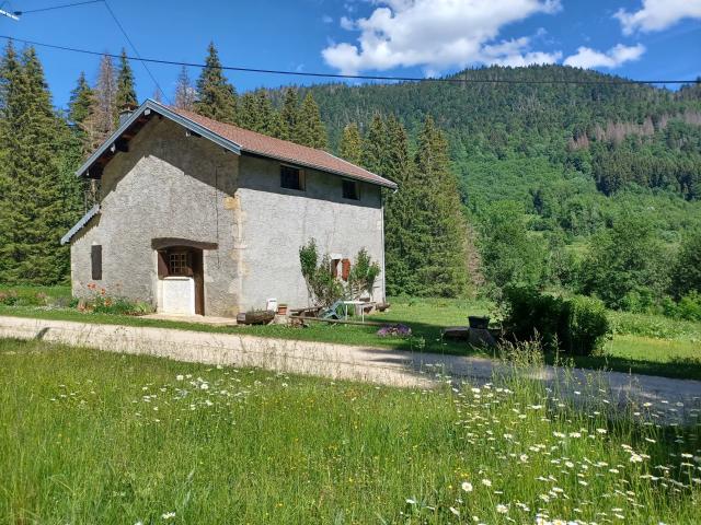 LA PESSE Un bien atypique au cœur de la nature