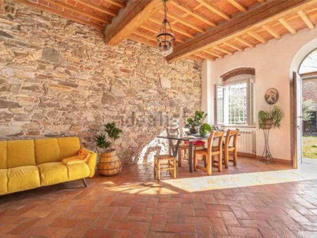 La posizione è semplicemente perfetta, 380m² Capannori